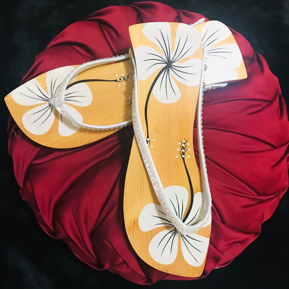 🎉HP!🎉 Hand-painted Wooden Lacquer Sandals❣️Size 38/8US